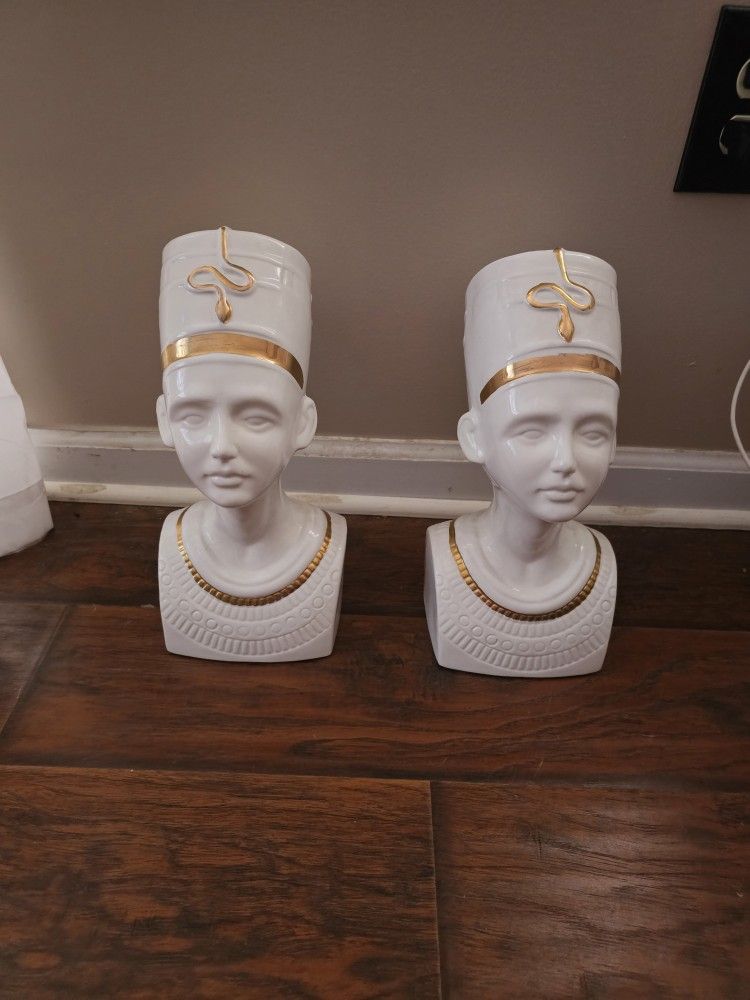 NEFERTITI STATUES