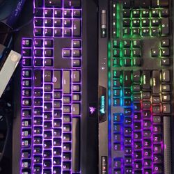 1Corsair and 1 Razer Keyboard⌨️⌨️not Wireless