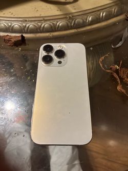 $400 Apple iPhone 14 Pro White Titanium 128gb small crack on Front screen