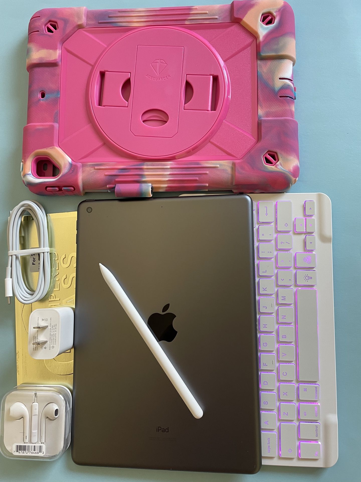 Apple IPad 7th Generation (10.2” Retina / IOS 18 / Touch ID ) 32GB with stylus pen, keyboard, case & Accessories (128GB $249)