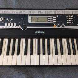 Yamaha YTP-210 Keyboard Piano