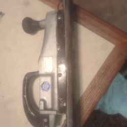 Dual position straight line sander