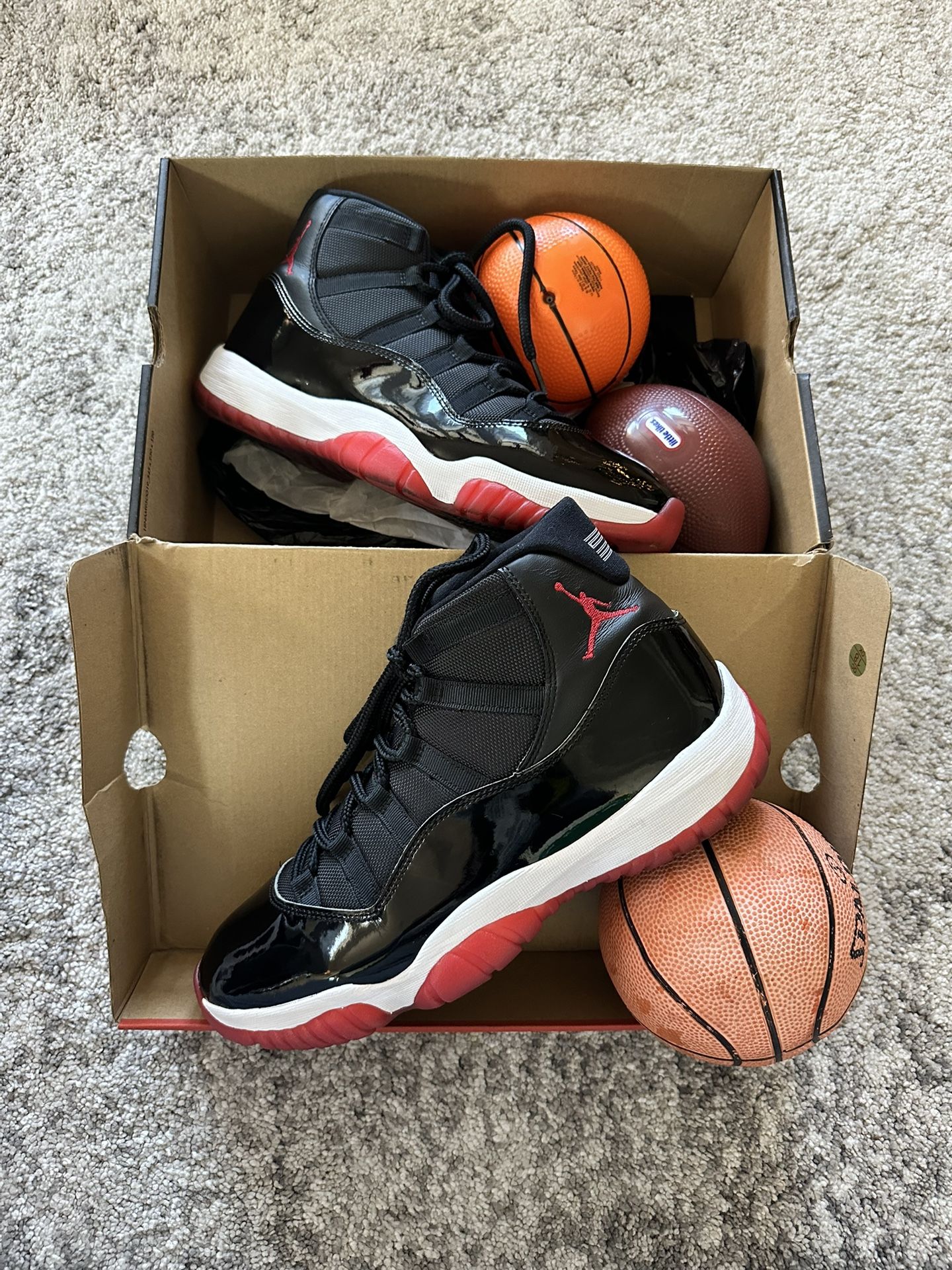 Nike Air Jordan 11 {10.5}