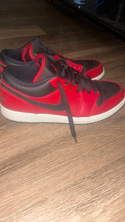 Jordan 1s size 9.5