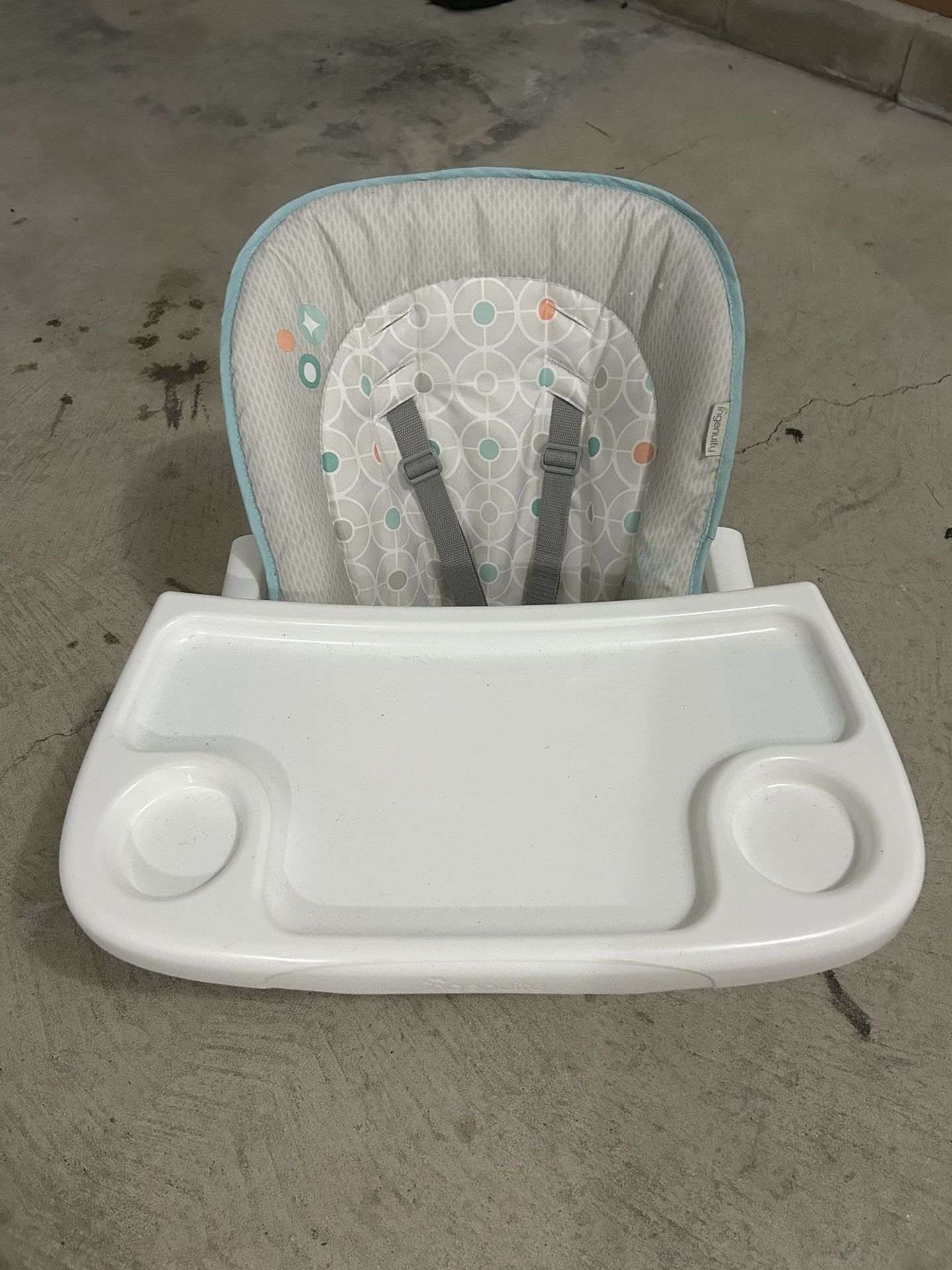 Space saver High Chair