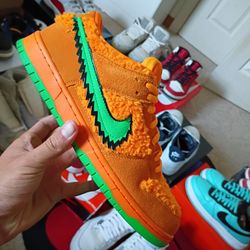 Grateful Dead Nike SB Dunk 