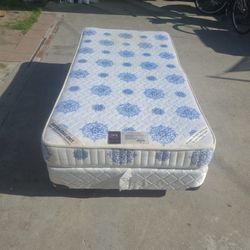 Twin Size Bed 