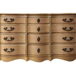 Dresser Made By Basseett Furniture 