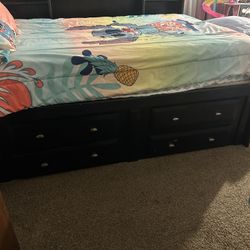 Full Size Storage Bed . 