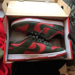 Nike Dunks 