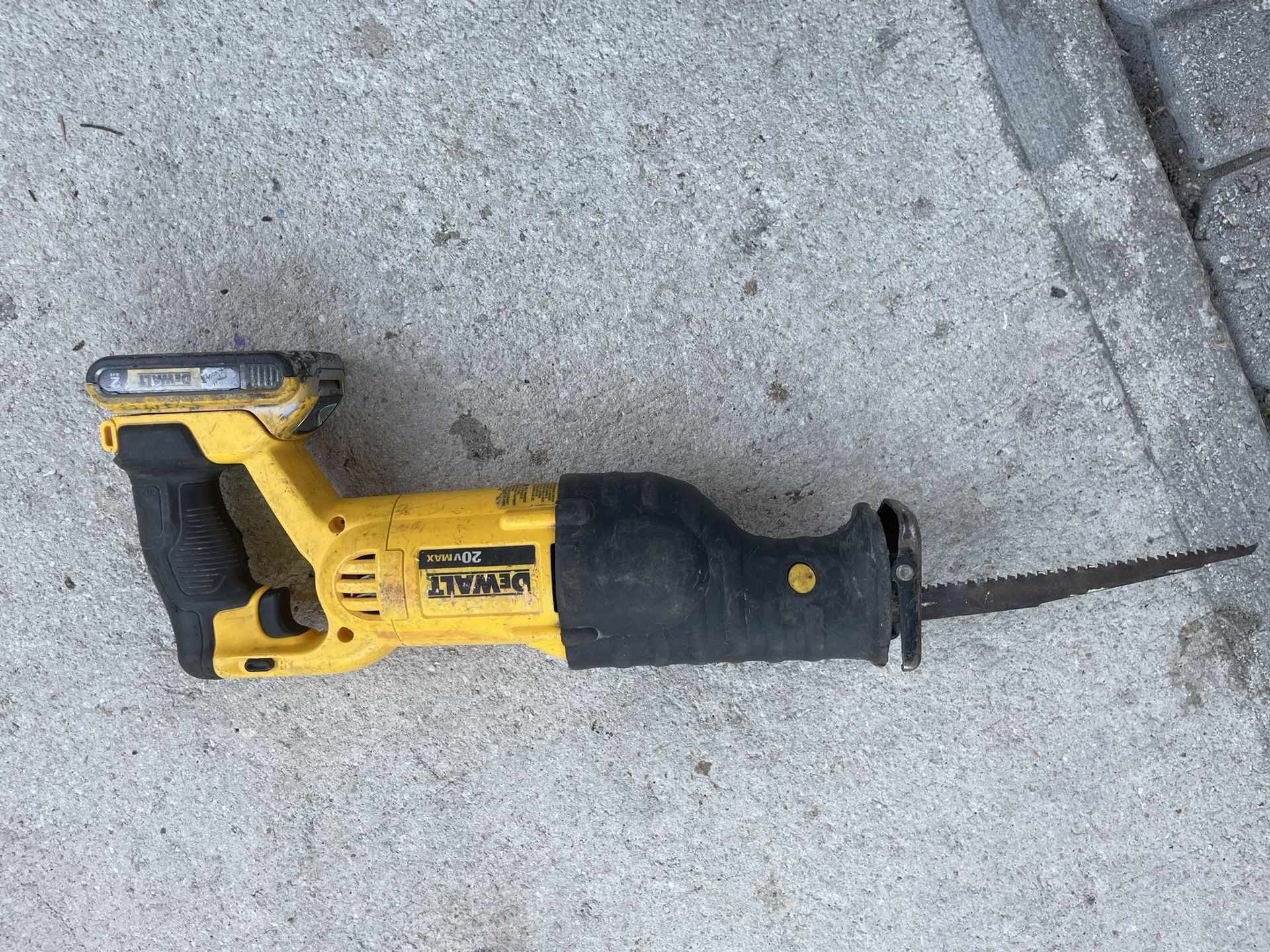 Dewalt Saw