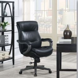 La-Z-Boy Wickingham Executive Chair, Supports up to 275 lbs, Black Seat/Black Back

