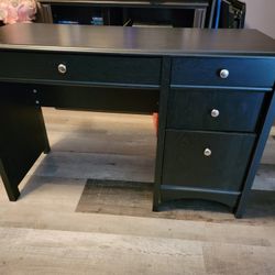 Black Desk Like New