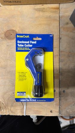 BrassCraft Enclosed Feed Tube Cutter