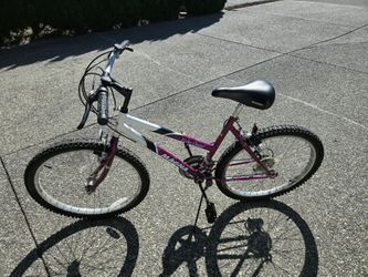 Girl's 24 inch Bike
