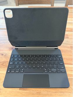 Apple MagicKeyboard for iPad Pro 11 inch