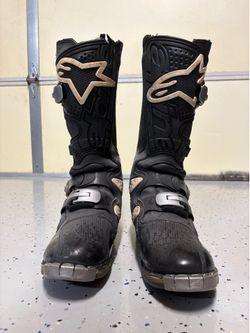 Alpinestars T8. Bell helmet, Leatt brace integrated with Thor chest protector. (2x) MX top/bottom. Kickstand.