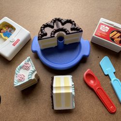 Vintage Fisher-Price Musical Reverse Birthday / Wedding Cake 10 Piece Food Set