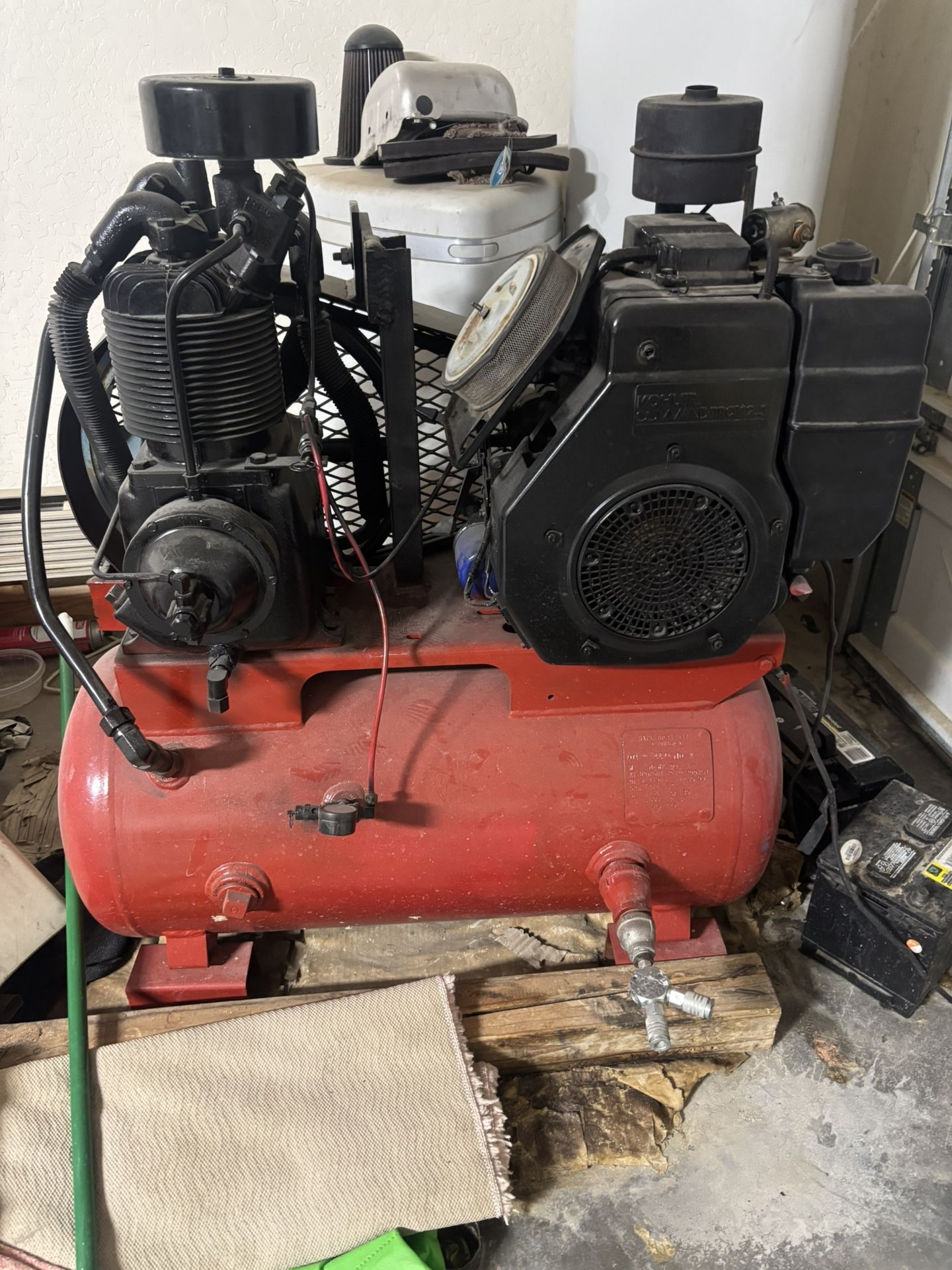 30 Gallon, Gas Air Compressor