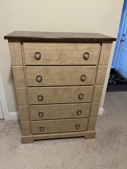 Dresser