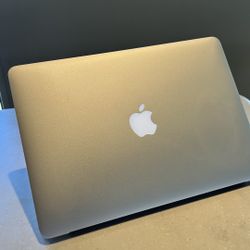 Apple MacBook Air 13” I5/8GB/256GB SSD $180