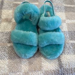 New Women’s Ugg Oh Yeah Slides  Size 8