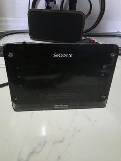 Sony Dream. Machine auto time set analog clock