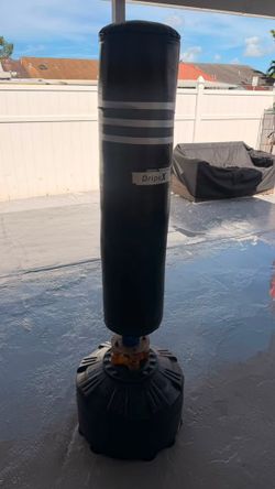 Saco de boxeo independiente / punching bag de pie con base