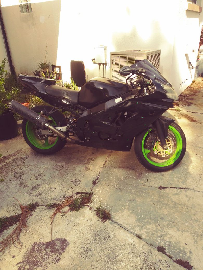 2001 zx9r ,extra motor,tires,parts etc.
