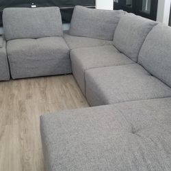 Laney Park 8pc Modular Sectional 