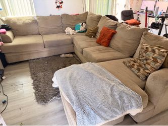 Couch $400 obo