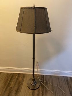 Floor Lamp 52”H In Good Condition $20 Firm On Price