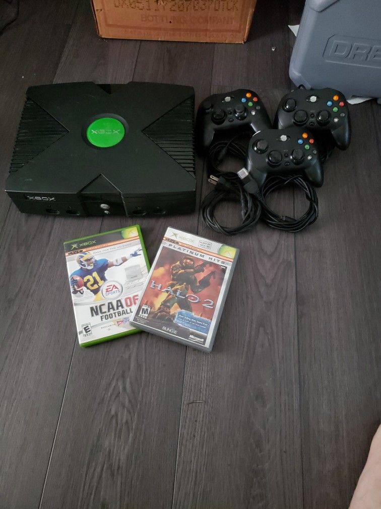 Original Xbox (ERROR CODE 12) With Games And Controllers
