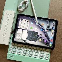 Apple iPad Air 11”  (M3 chip / Newest 2025) 256GB with keyboard and pencil (100 % battery) 