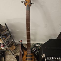 Soundgear Ibanez Bass With ACOUSTIC Amp