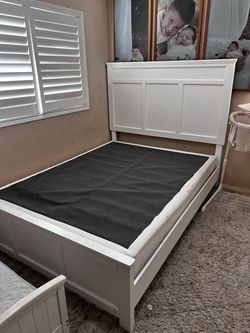 Queen size bed frame and box spring