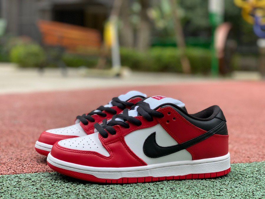 Nike SB Dunk Low Pro J-Pack Chicago Size 8 With Box