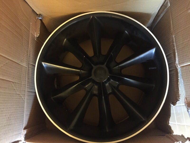 Foose 22x9 matte black with off white rim stripe. Fits 2007 F150