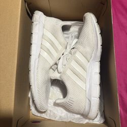 Adidas Swift Run 5.5Y/Womens 7