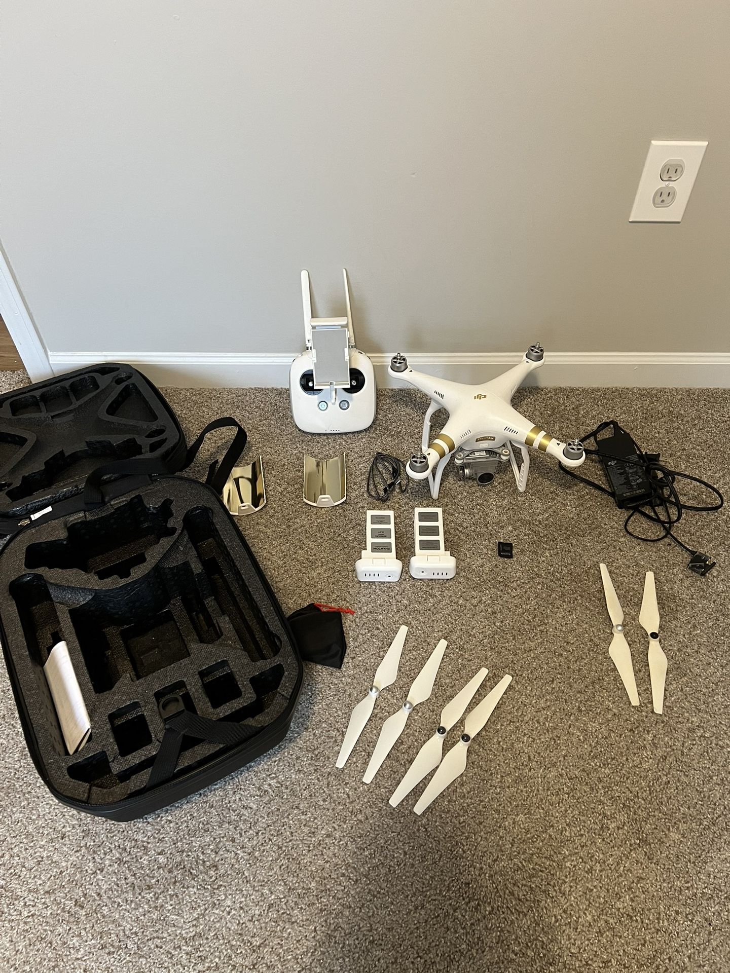 DJI Phantom 3 Professional Drone w/Accessories