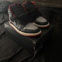 Air Jordan 1 Mid ‘Shadow’