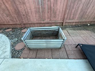 Raised Garden Metal Box