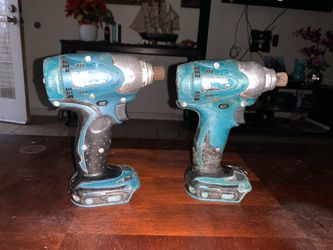 2 Makita drills
