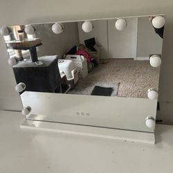 Desk With Vanity Mirror
