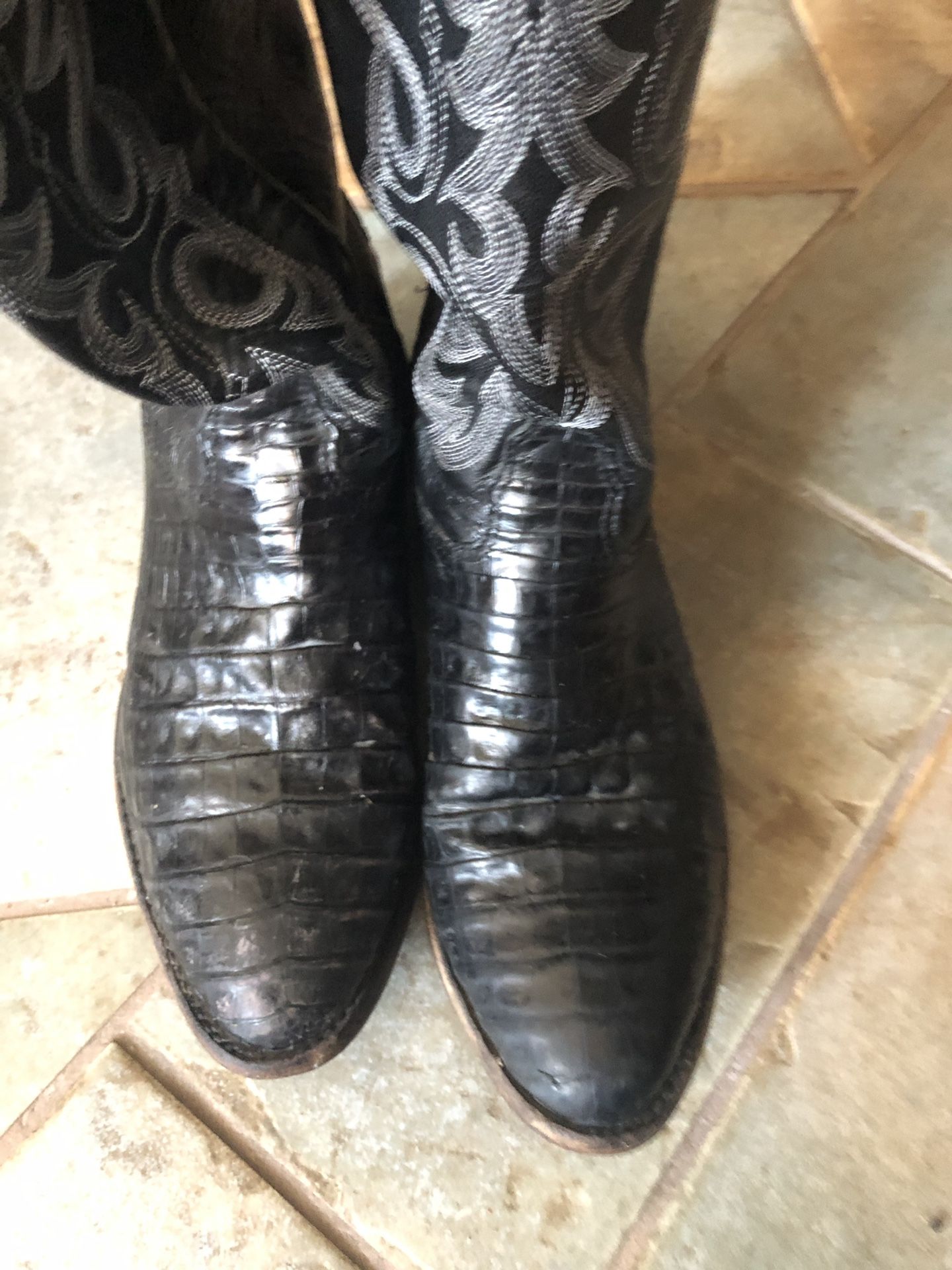 Size 10.5 E sturdy alligator skin boots