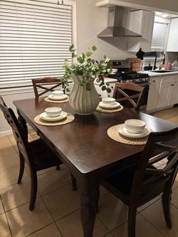 Dining Table set of 6 adjustable