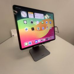 iPad Pro 12.9” (5th Gen, 512GB) + Anker 8-Port Hub – Like New!