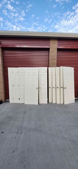 6 panels white interior doors in good condition (Please read the description of the post)