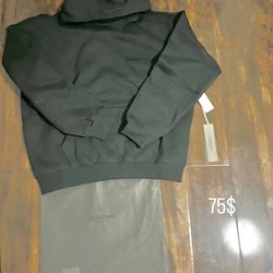 BLACK ESSENTIALS HOODIES SIZE S meet up only 916