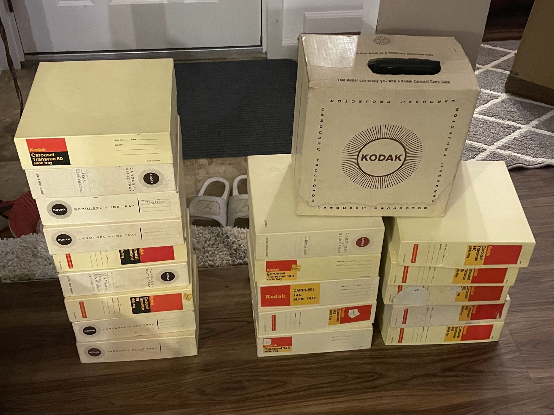 Kodak  800 Carousel Projector